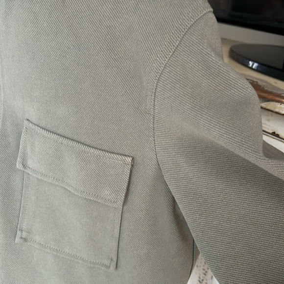 Zara olive soft pocket shirt relaxed fit lapel collar long sleeves button cuff - Picture 9 of 16